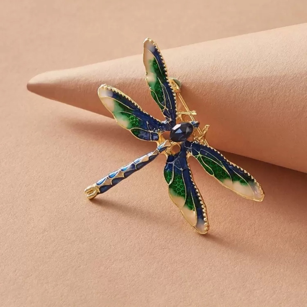 NWT Elegant Dragonfly Brooch